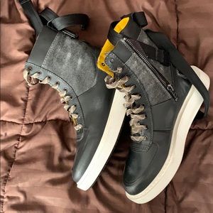COPY - Diesel boots Great shape only worn once!!